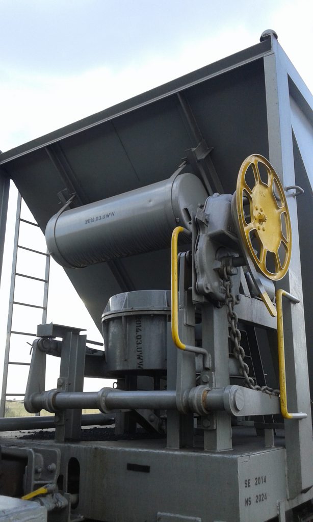 Botswana Railways' air brake tank and actuator cylinder details